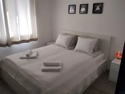 Happy Apartment & Free Breakfast - Mladost