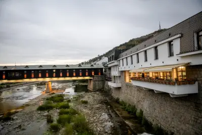 Hotel Covered Bridge