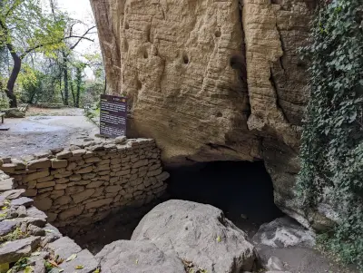 13. Голямата пещера