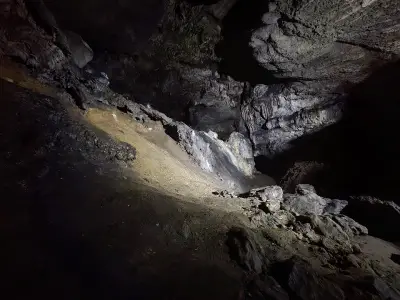 Челевешката пещера