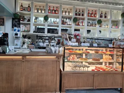 The RITZ Specialty Coffee - Спешълти кафе, Аперитив и Сладки