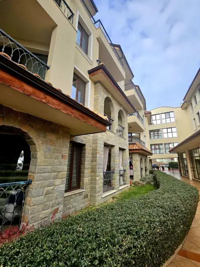DOMIRA Estate