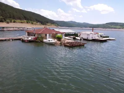 Плаващ ресторант и Бунгала Арабела