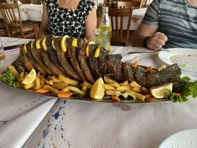Плаващ ресторант и Бунгала Арабела