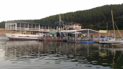 Плаващ ресторант и Бунгала Арабела