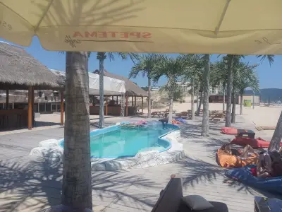 Lazur Beach Bar & Grill