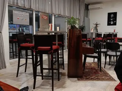 Клуб на фоторепортерите/ Pressfhoto club wine bar gallery