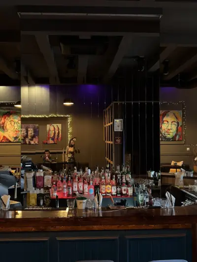 FUNKY BAR