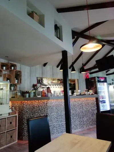 ADORE SPORT BAR - Пицария Банкя