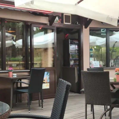ADORE SPORT BAR - Пицария Банкя