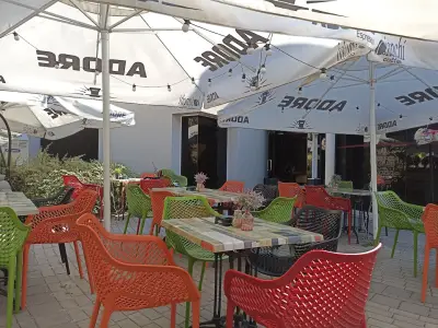 ADORE SPORT BAR - Пицария Банкя