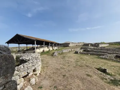 Средновековен град Червен