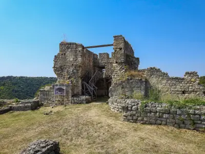 Средновековен град Червен