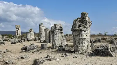 Побити камъни