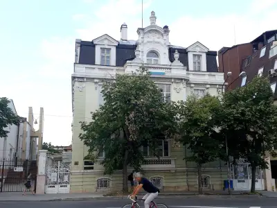 Народно читалище „Варненски будители“