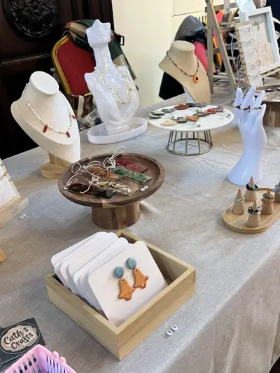 Cath’s Crafts - изработка на бижута, работилница на открито, събития