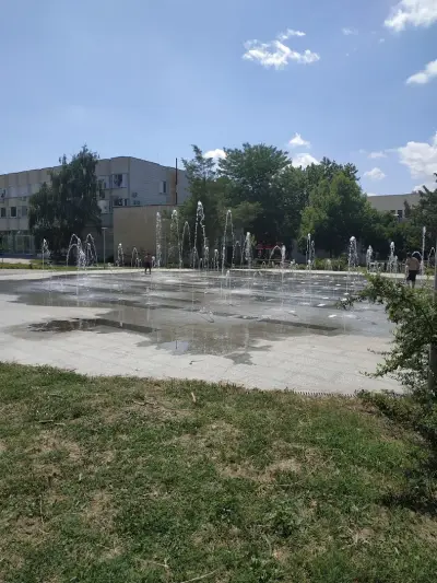 Детска площадка при спортната зала