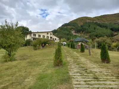Семеен Хотел Боровица