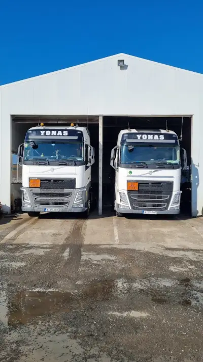 ЙОНАС ООД - Сервиз и автомивка за камиони . YONAS ltd Tank cleaning and Truck service.