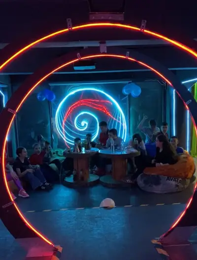 AVATAR VR CLUB Game Room