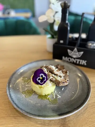 Montik restaurant