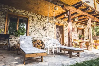 Stone house (Каменната къща)