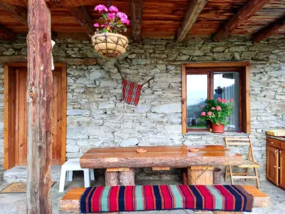 Stone house (Каменната къща)