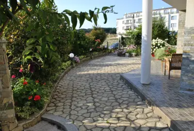 Къща за гости АЗАЛИЯ