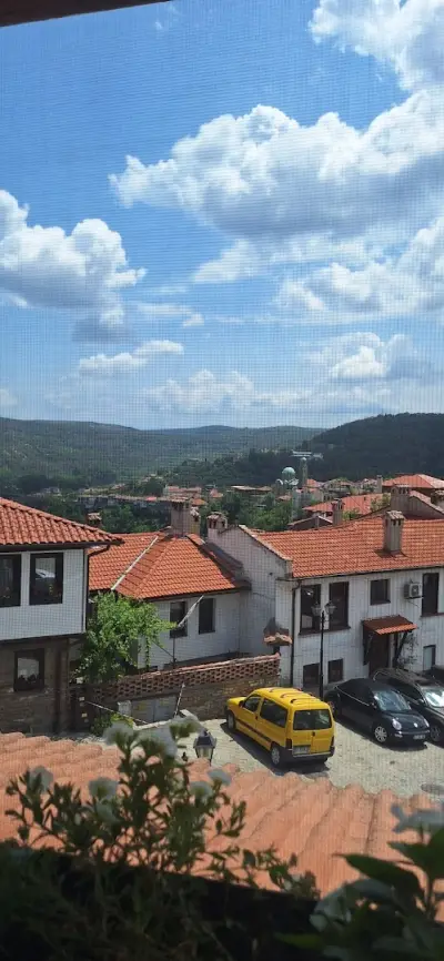 LAZARA Guest House