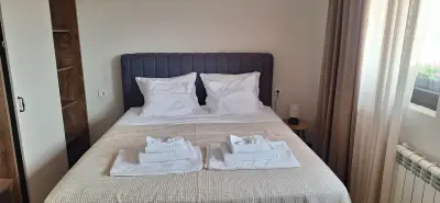 LAZARA Guest House