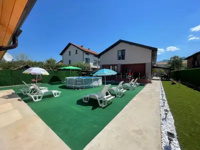 Александровата Къща - Aleksandar Guest House with Garden and Pool
