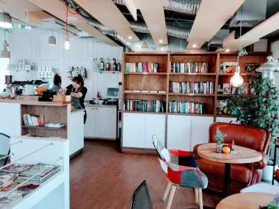 Кафе-Книжарница "Екслибрис"