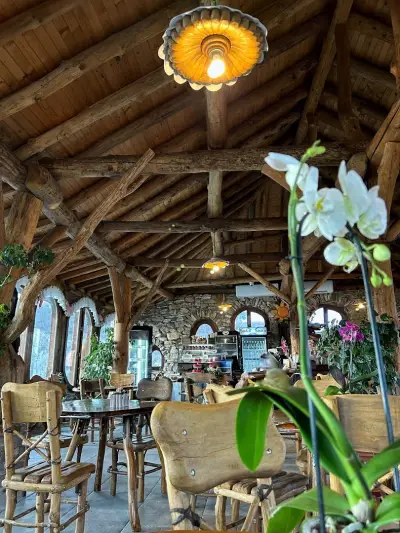ЗЛАТЕН ПАРК КАФЕ СЛАДКАРНИЦА