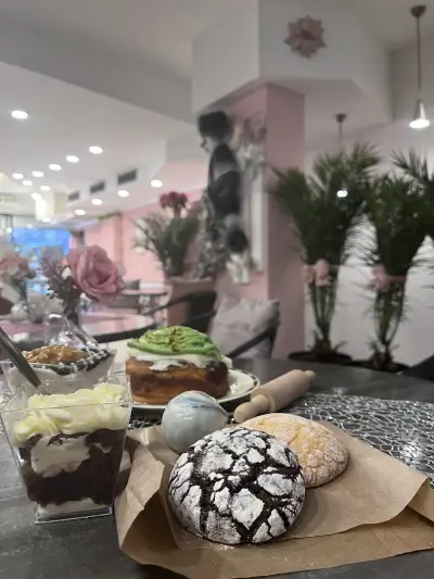 Raya's Rolls Café & Bakery