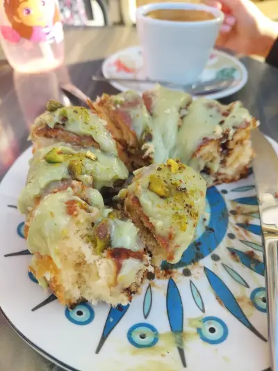Raya's Rolls Café & Bakery