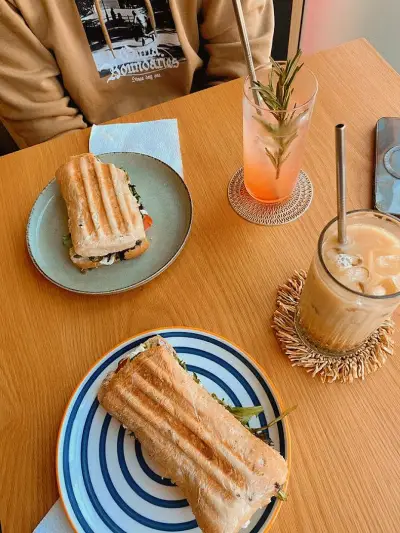 Hangout Specialty Coffee & Cocktail Bar