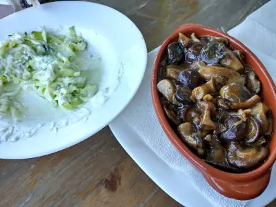 Гостилница "Момчиловски тайни", Creative restaurant "Momchilovtsi secret",