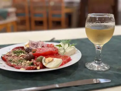 Гостилница "Момчиловски тайни", Creative restaurant "Momchilovtsi secret",