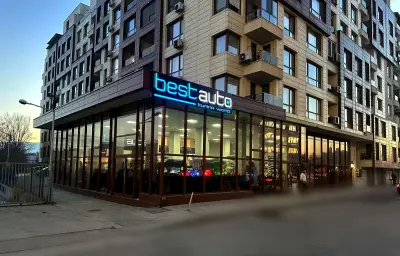 BESTAUTO - Пловдив: Гумени и мокетни стелки за багажник , ветробрани, тунинг брони, брезент за кола, ксенон крушки,