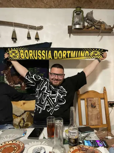 "Долу Къщата - Див Кон"
