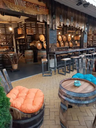 Bulgarian Wine point. Wino z beczki. Разливное вино!