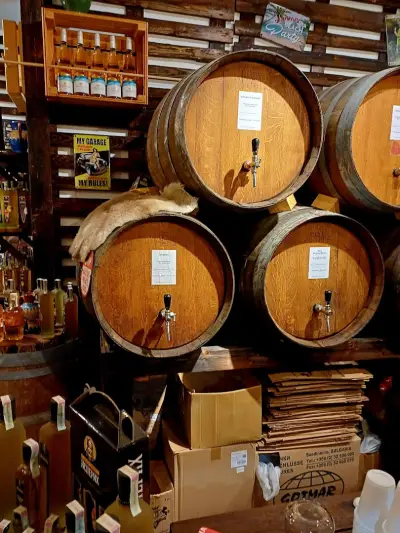 Bulgarian Wine point. Wino z beczki. Разливное вино!