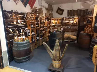 Bulgarian Wine point. Wino z beczki. Разливное вино!