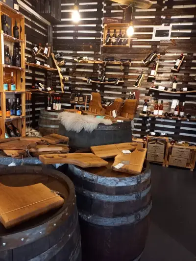 Bulgarian Wine point. Wino z beczki. Разливное вино!