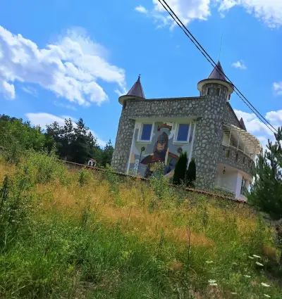 Замък Никола