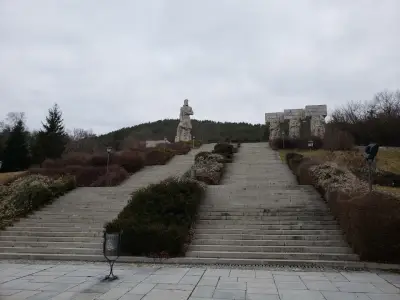Паметник на загиналите войници