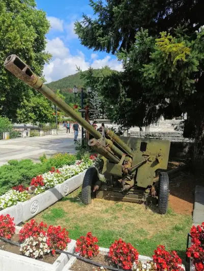 Паметник на загиналите войници