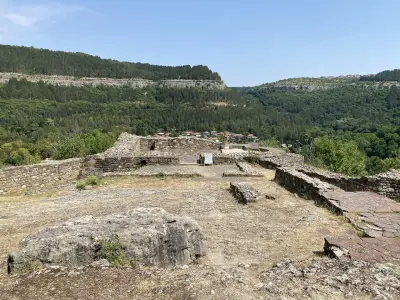 Лобната скала