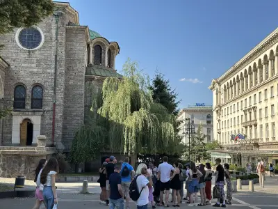 Площад „Света Неделя“