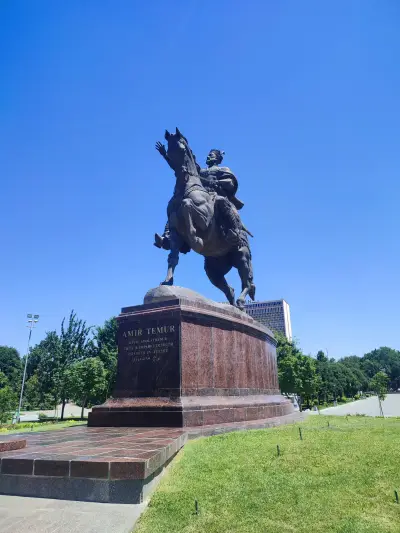 Елфи Турс